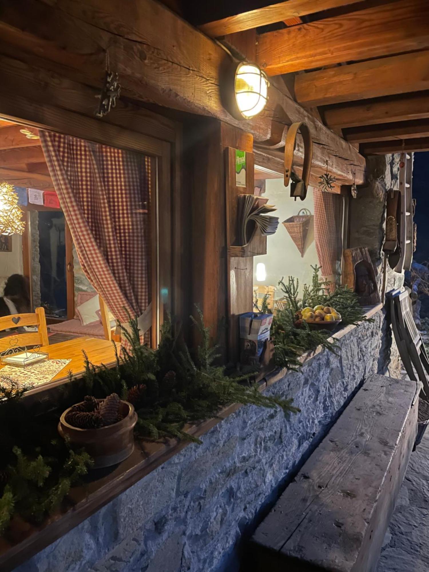 Maison De Noe Arnad Luaran gambar